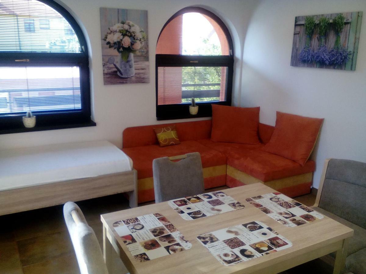 Ferienwohnung Oaza Vacenovice Exterior foto